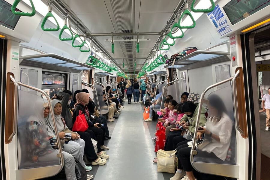 Indonesia Travel Mistakes Related to Transportation