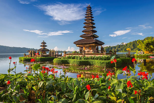 tourist attractions in indonesia