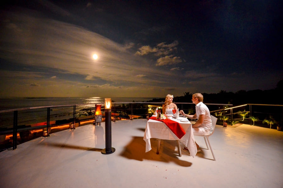 Romantic Dinner on a Phinisi Yacht - indonesia honeymoon tours