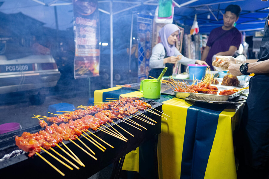 Street Food - things to do and see in indonesia tour
