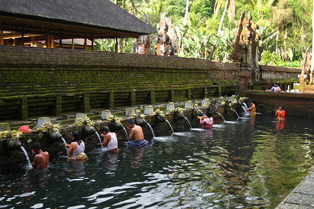 Tampaksiring Temple - the sacred water temple in bali - Indonesia Bali vacation trip