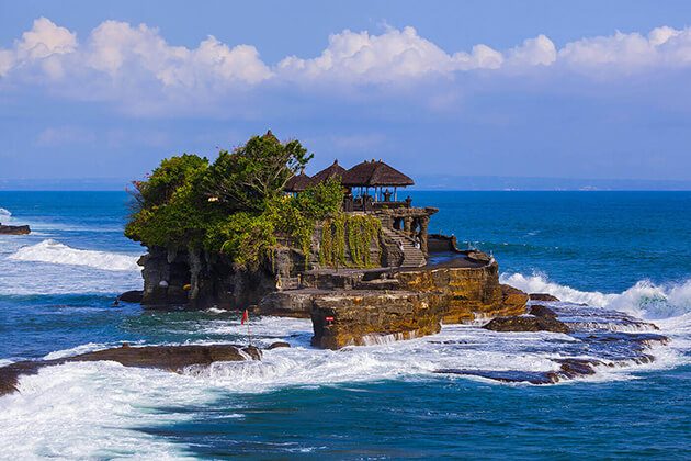 Tanah Lot sea temple - wonderful attraction for indonesia honeymoon tour