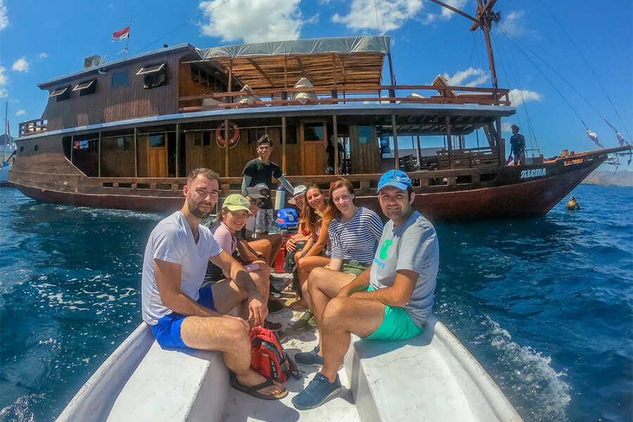 Yacht Cruise in Komodo National Park - indonesia luxury tours