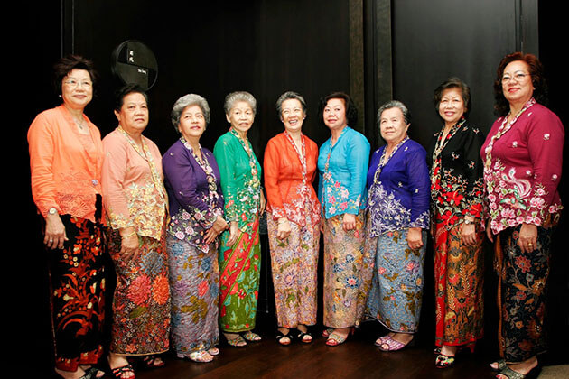 indonesian attire female