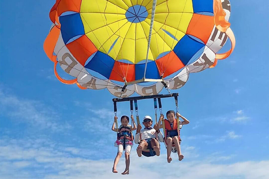 parasailing flight in bali - 8 day indonesia itinerary