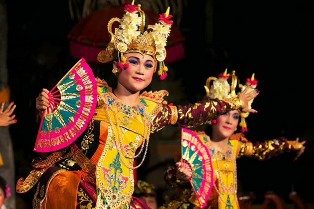 watch bali dance in indonesia family vacation