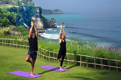 yoga class - indonesia honeymoon