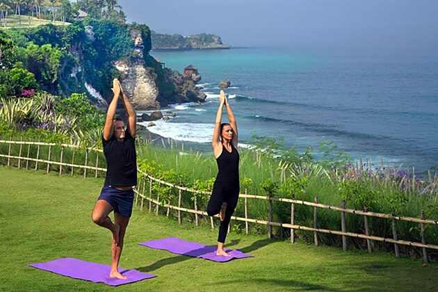 yoga class - indonesia honeymoon